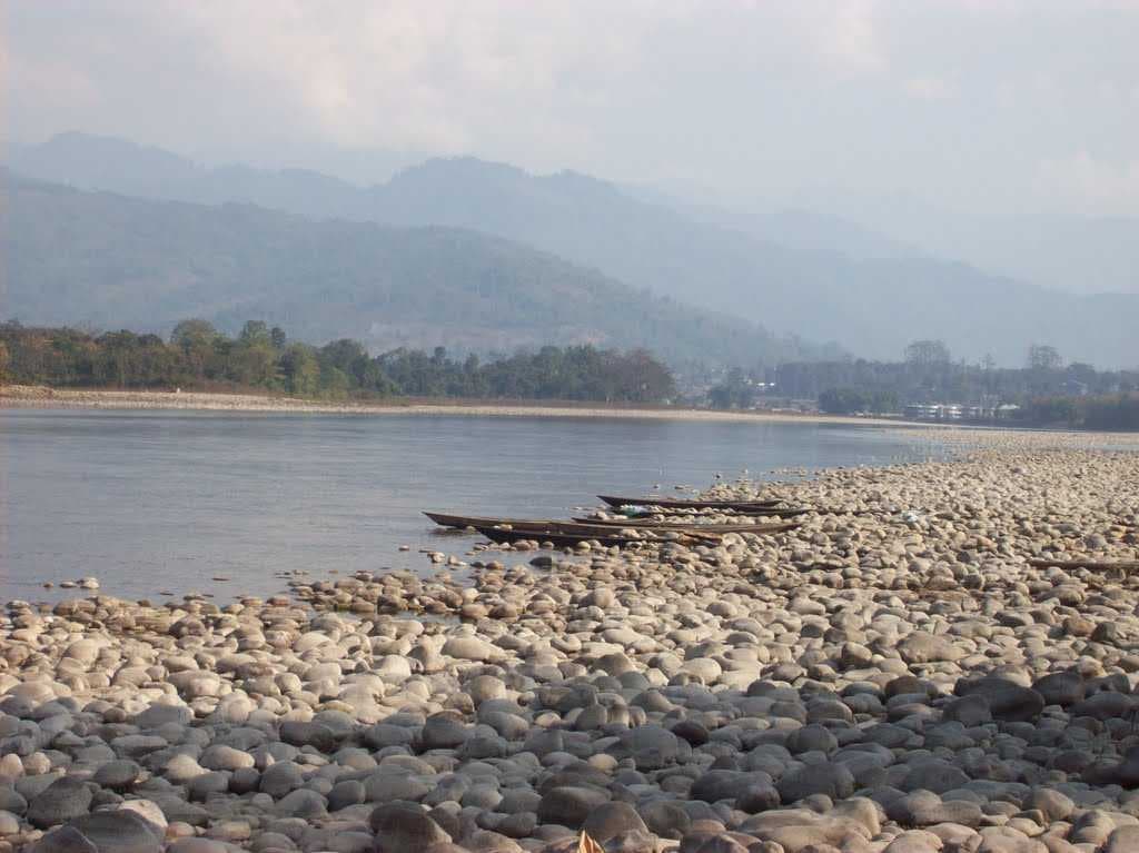 Arunachal Pradesh, Along