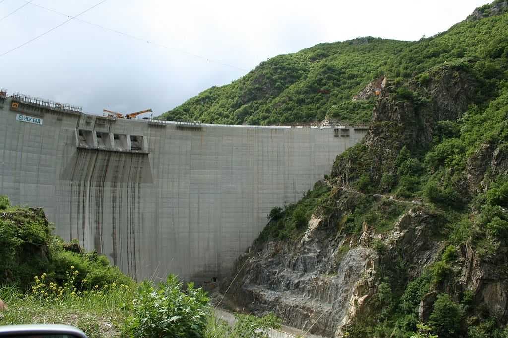 Tsankov Kanak Dam spillway openings of 8 m x 8 m