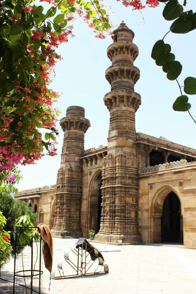 Jhulta Minar travel image