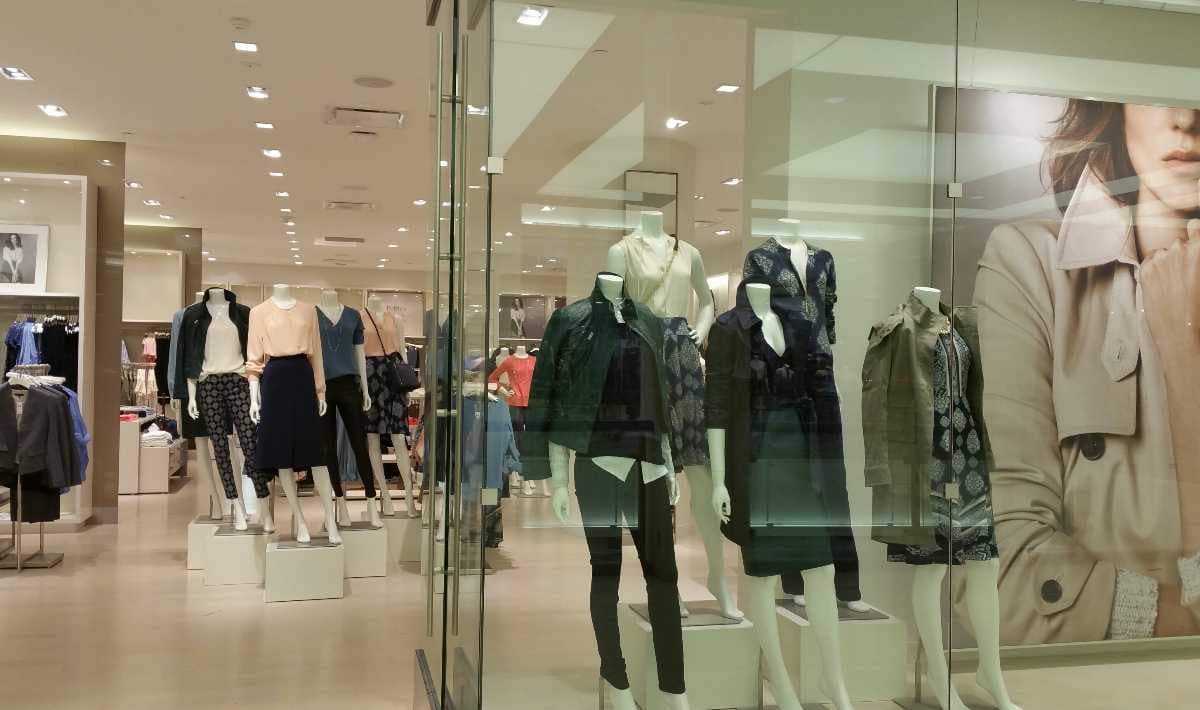 Radhe Shopping Mall