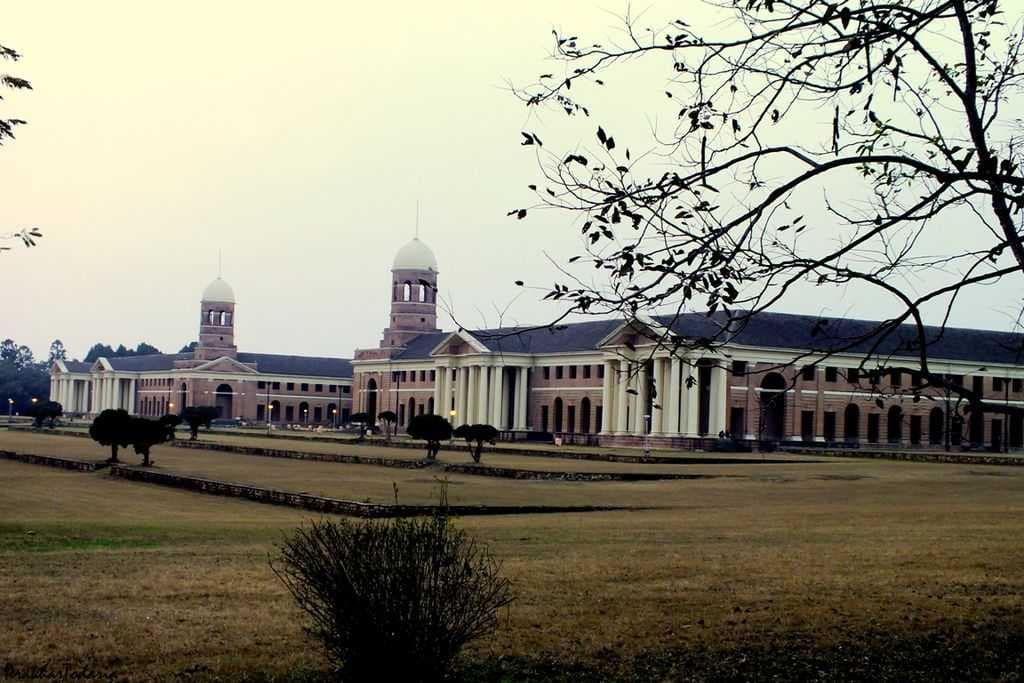 Forest Research Institute travel image