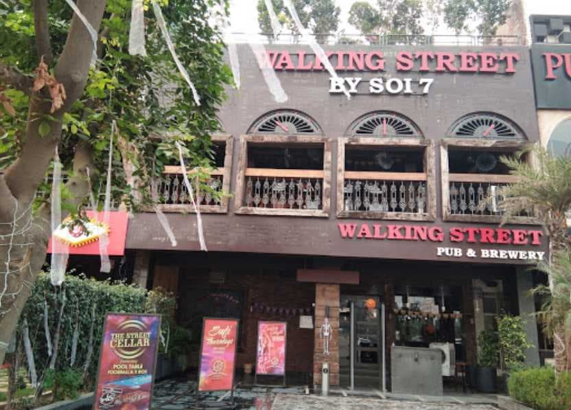 Sector 29 - Most Happening Place where one can find Plenty of Bars, Pubs and Cafes