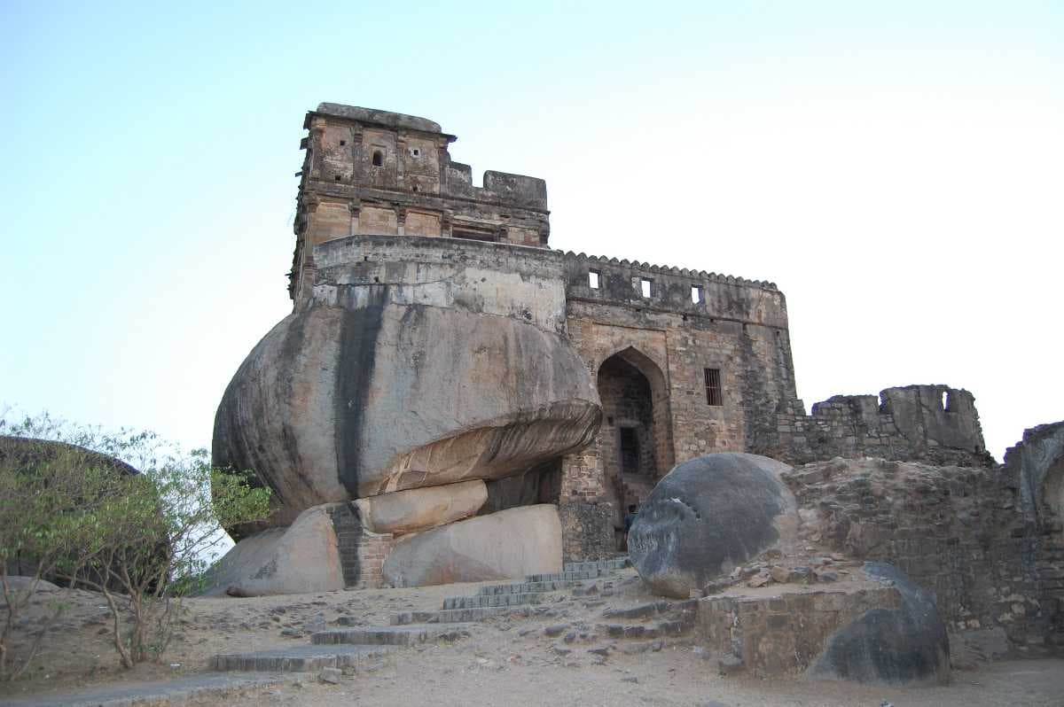 Madan Mahal Fort - Built in 1116 AD