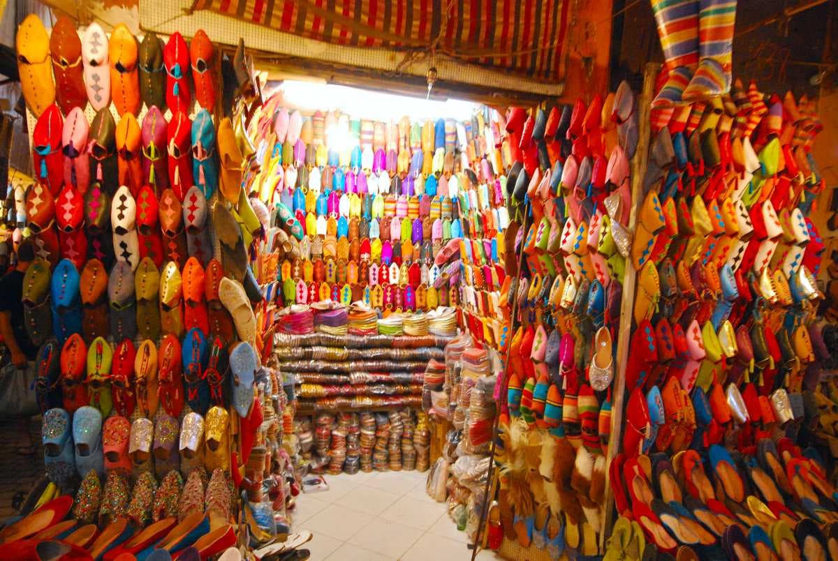 Parade Market - Famous Place for Shopping in Kanpur, Lucknow