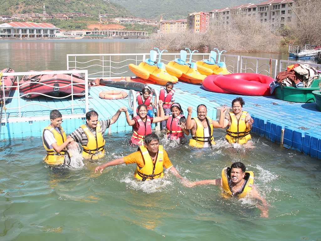 Lakeshore Located in Lavasa Offers Variety of Water Sports Activities