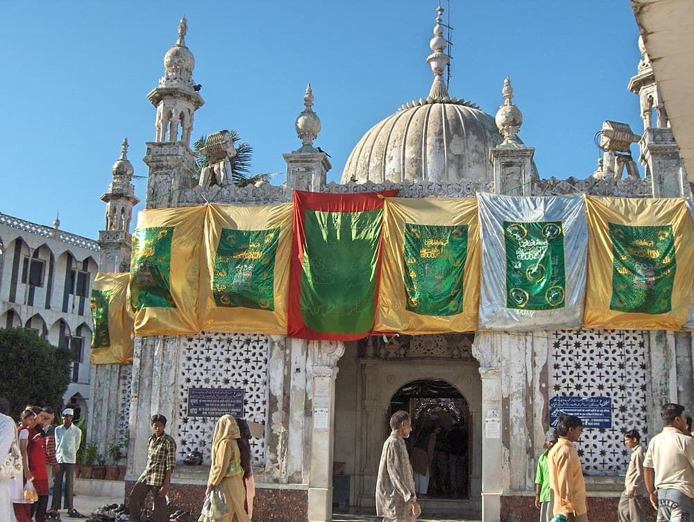 Haji Ali Dargah travel image