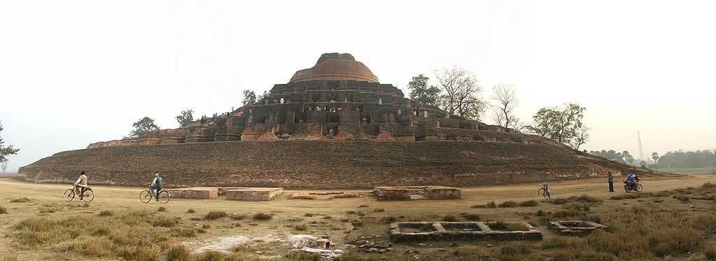 Panorama of the stupa.