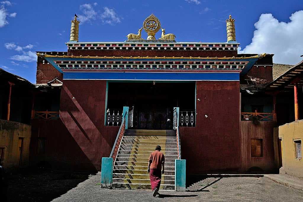 Tangyud Monastery, Komic