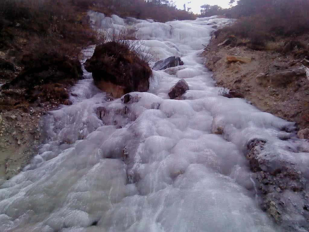 Nuranang Falls travel image
