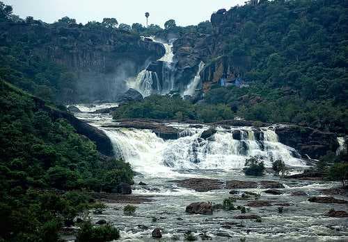 Papanasam Falls travel image