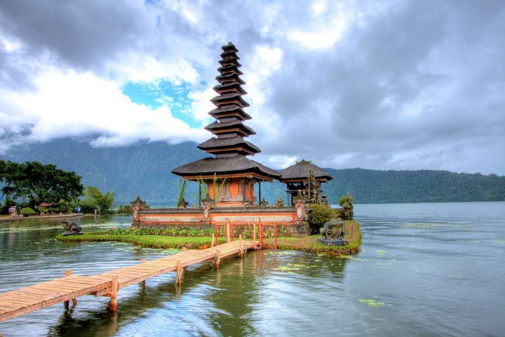 Ulun Danu Beratan Temple travel image