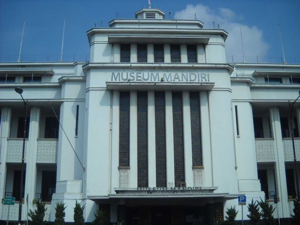 Museum Mandiri, the former building of Nederlandsche Handel-Maatschappij that was nationalised after the independence period.
