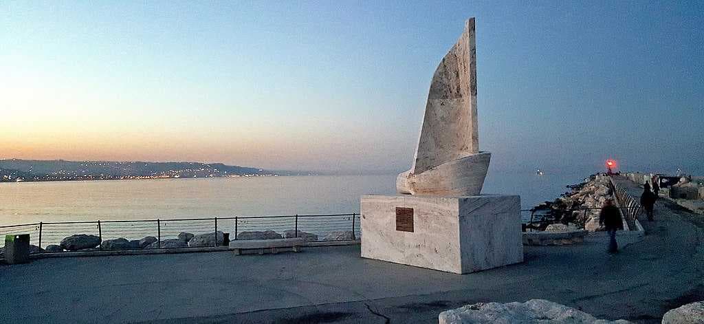 South pier monument "The load of the journey"