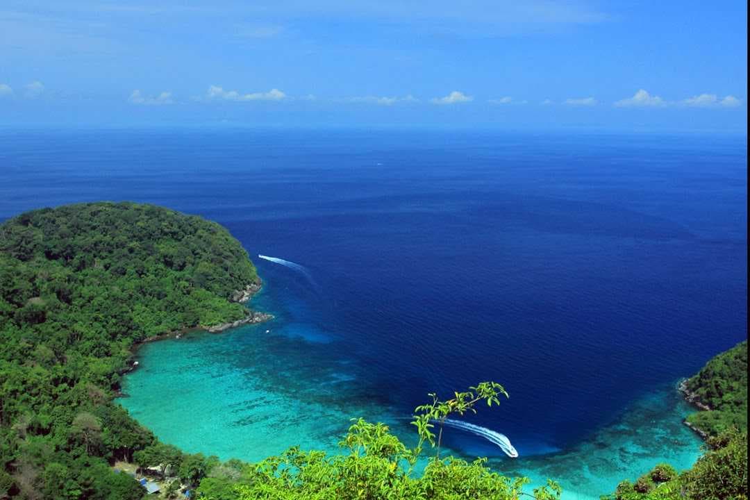 Tenggol Island is the extreme-most island in the chain of Pulau islands