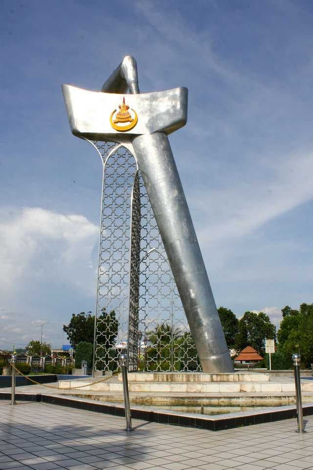 Keri Monument in Klang, also known as Tugu Keris