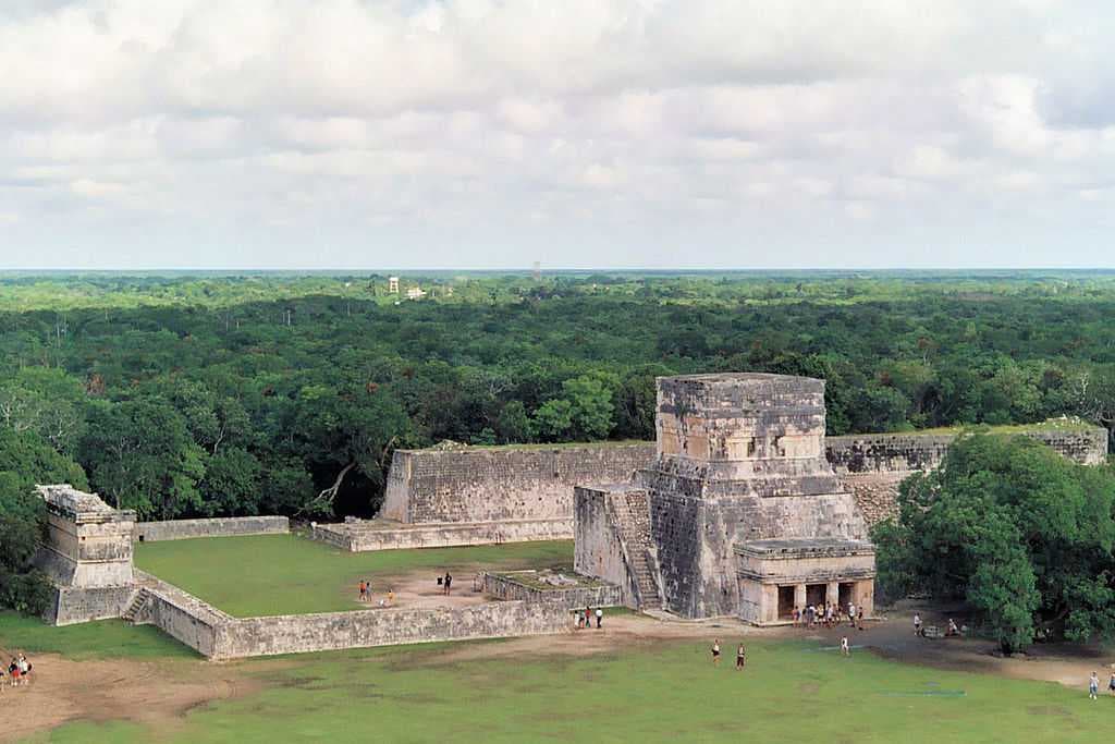 Chichen Itza travel image