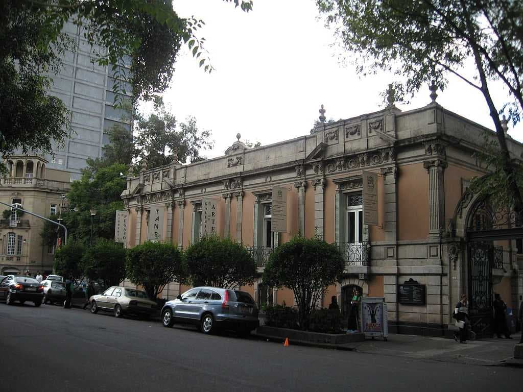 French-styled Porfirian houses in Colonia Roma, whose architectural legacy remains in several central neighborhoods of the city such as Condesa, Zona Rosa, Downtown Mexico City and San Miguel Chapultepec