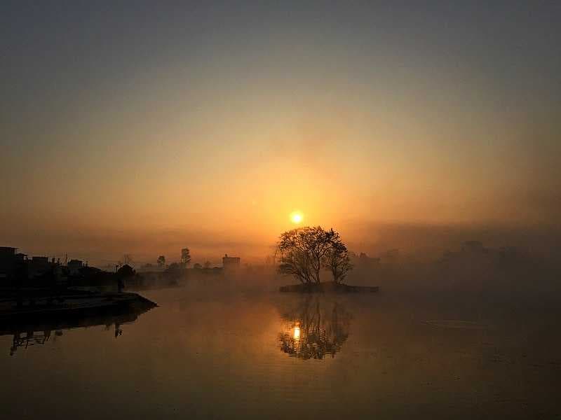 Sunrise at Taudaha Lake