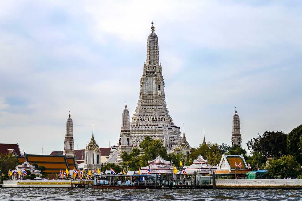Wat Arun travel image