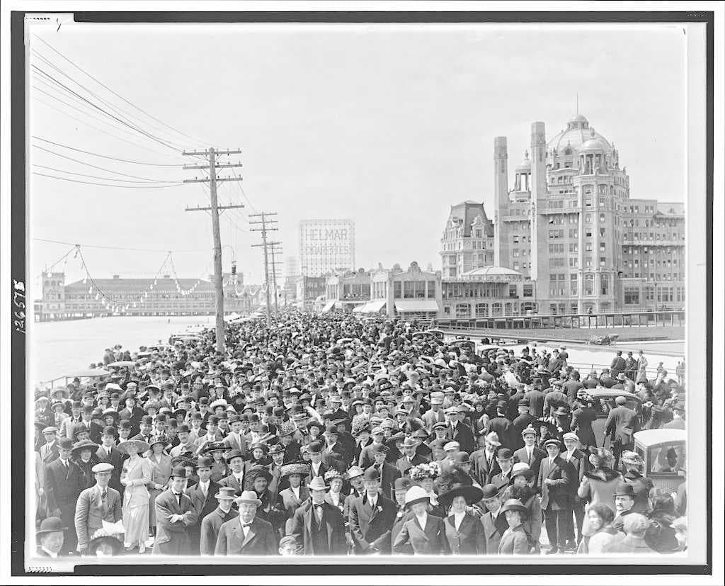 Atlantic City Boardwalk crowd in front of Marlborough-Blenheim Hotel, 1911 (retouched)