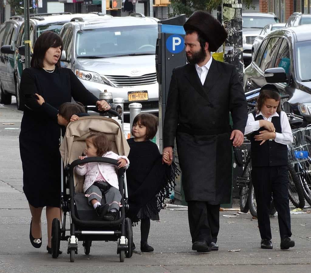 The world's largest metropolitan Hasidic Jewish community resides in Brooklyn.