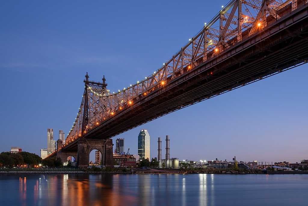 Queens travel image