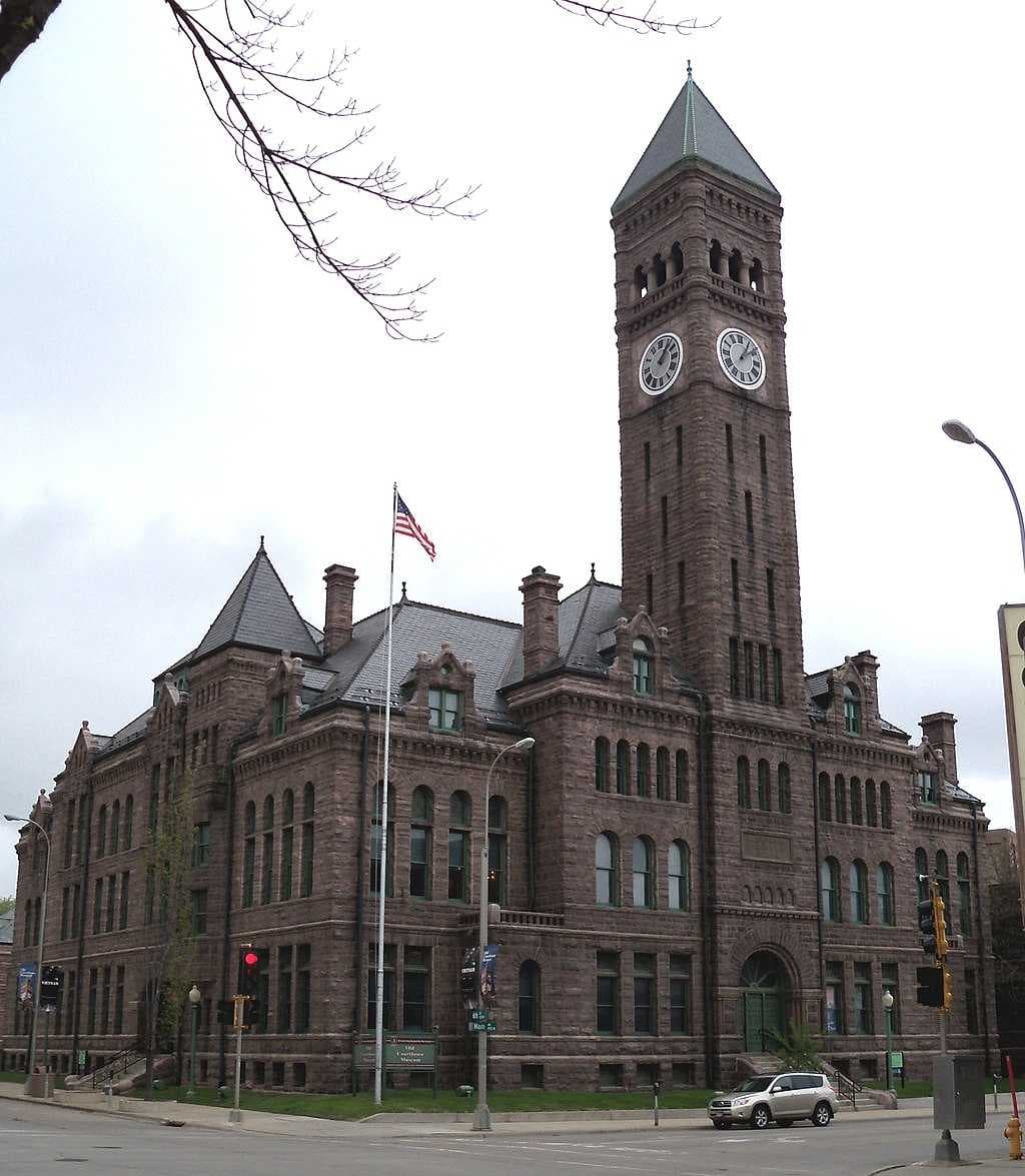 Sioux Falls travel image