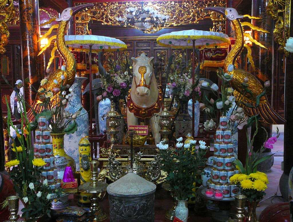 Bach Ma Temple travel image
