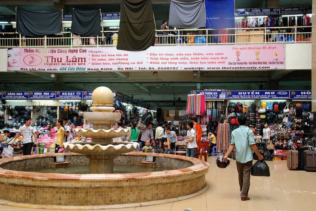 Dong Xuan Market travel image