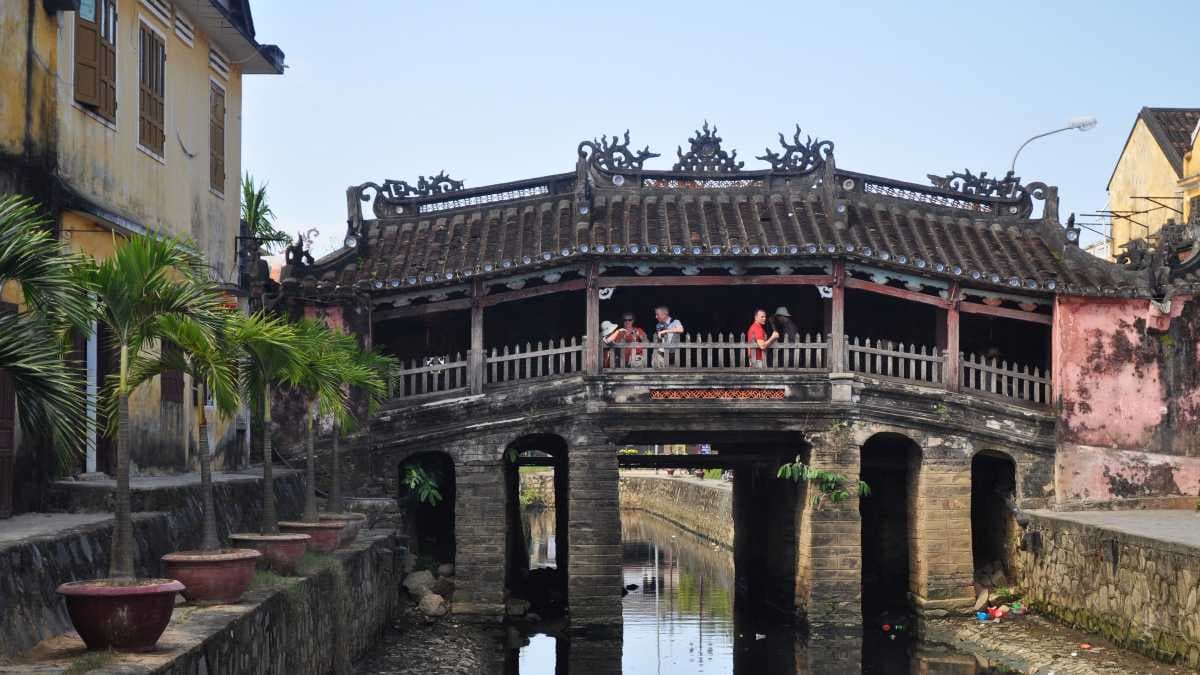 Cau Temple atop the Japanese Bridge in Hoi An